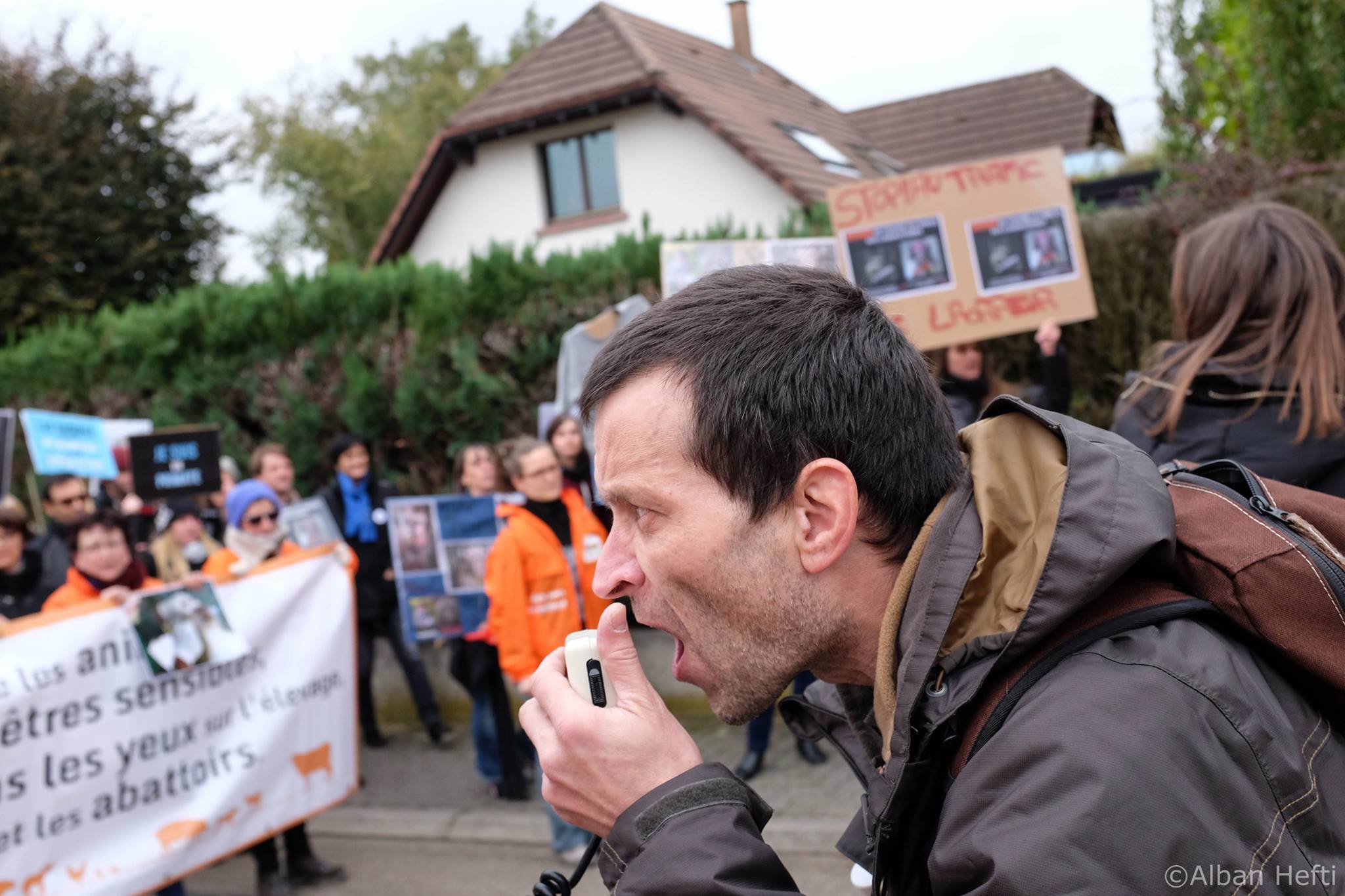 La manifestation pour les 1600 singes : photos et revue de presse 