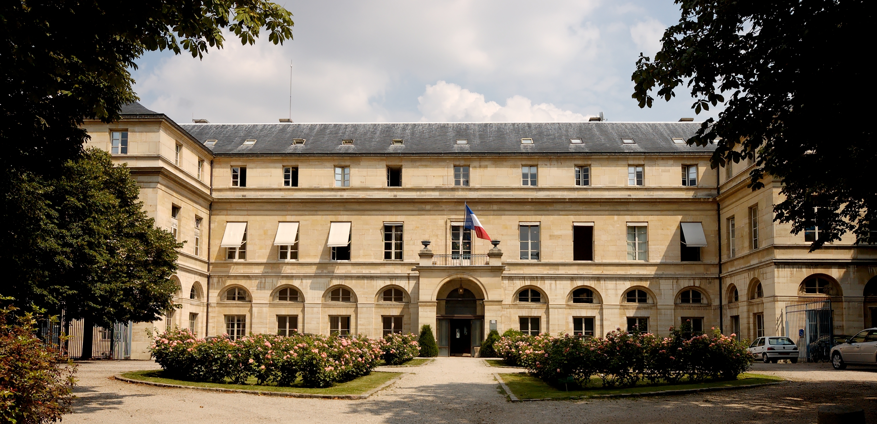 Conférence au ministère de la recherche : “les médecines des animaux sont-elles bonnes pour les hommes ?” 